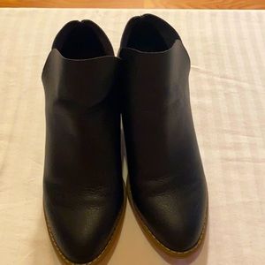 Universal Thread size 8 Women’s Booties, Black